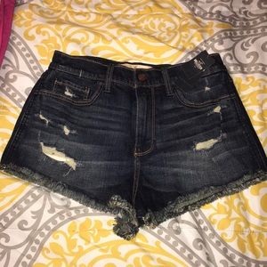 NWT! Hollister Vintage, High-rise denim shorts!
